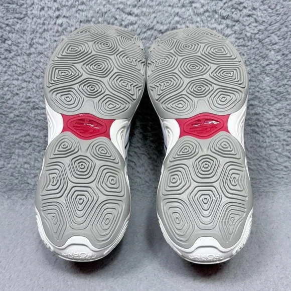 New Balance Fresh Foam BB V2 Mens Size 9.5 Basketball Shoes White Silver